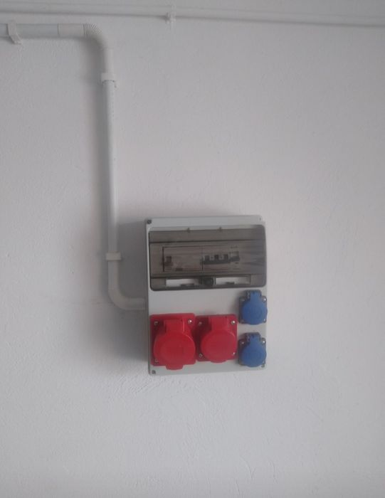 Elektryk usługi, instalacje elektryczne