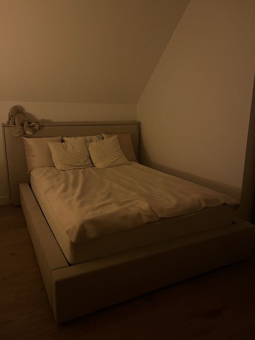 Tapicerowane łóżko 140x200