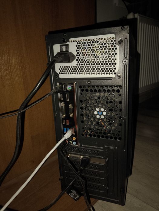 Продаю пк для роботи у хорошому стані. Підійде для роботи, навчання, ф