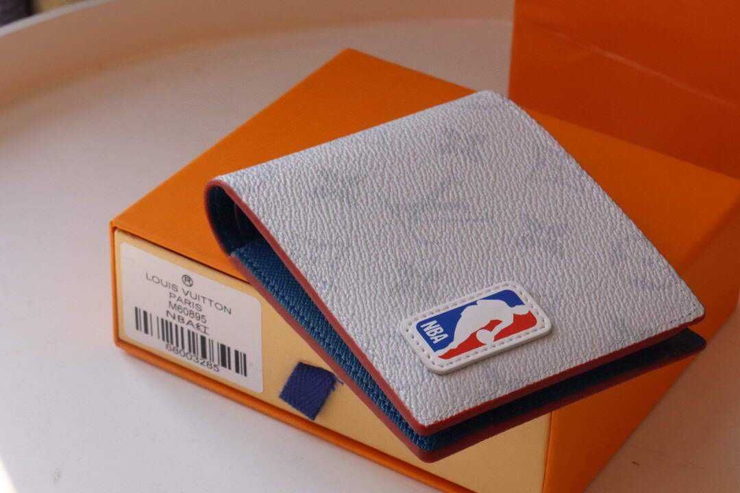 Louis Vuitton White NBA Carteira/Wallet Odivelas • OLX Portugal