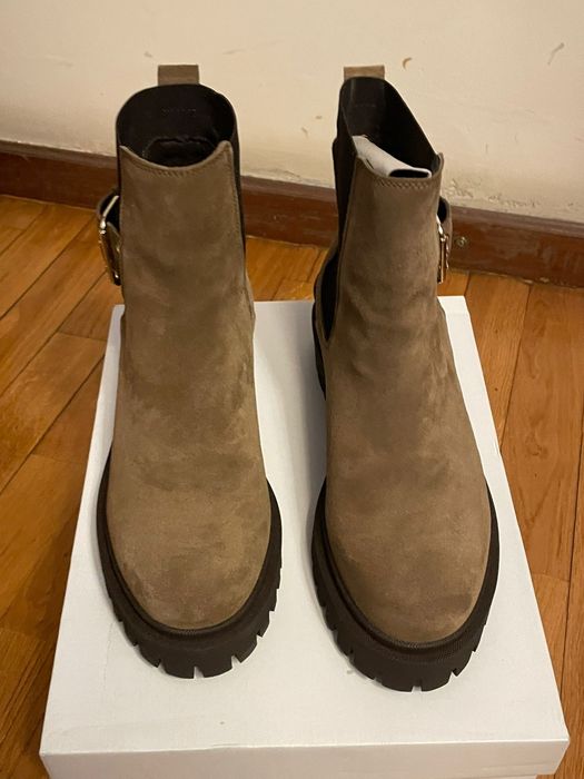 Botas Chelsea em camurça