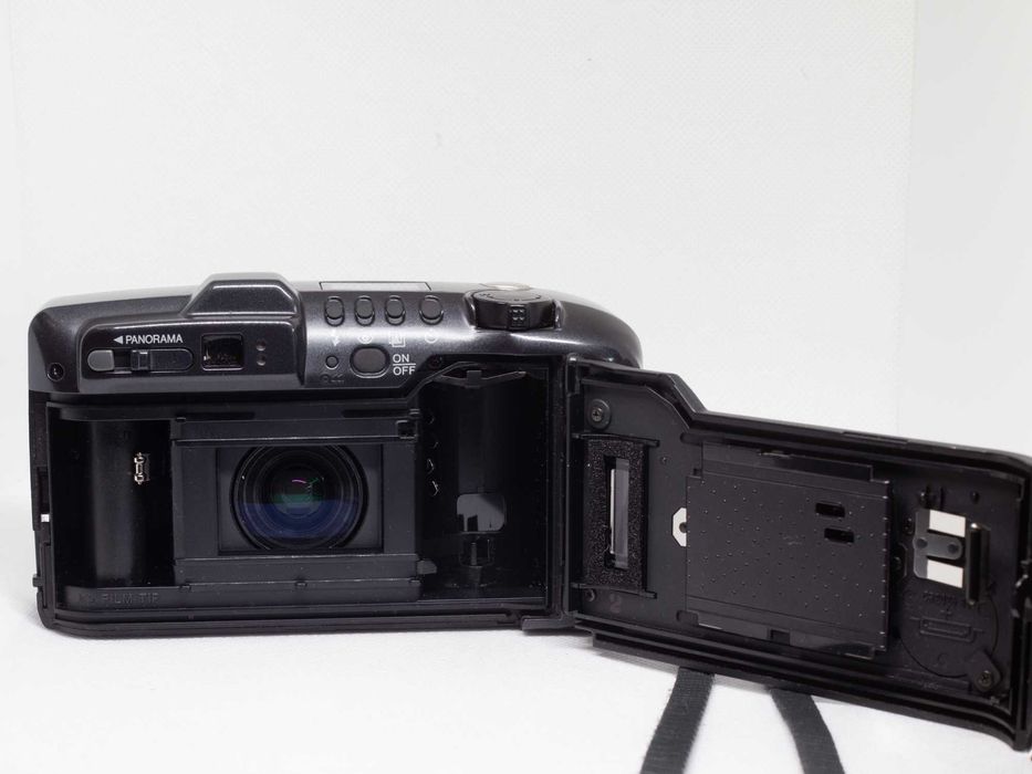 Máquina fotográfica analógica 35mm Minolta Panorama Zoom 28 + caixa