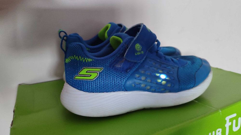 Дитячі кросівки для хлопчика Skechers з підсвіткою Go Run