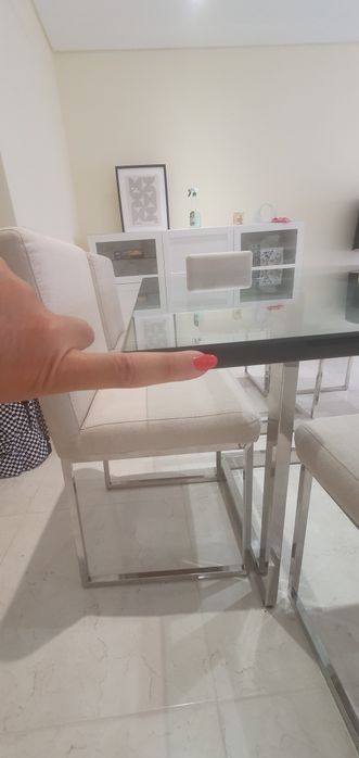 Mesa de Jantar Design em Vidro Temperado e Inox + 6 Cadeiras – Excelente Estado