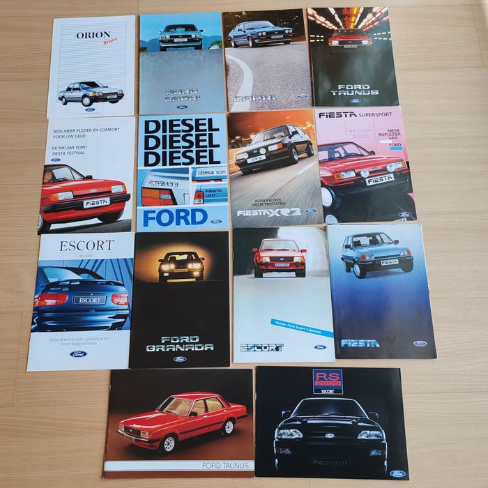 Catálogos publicitários Ford