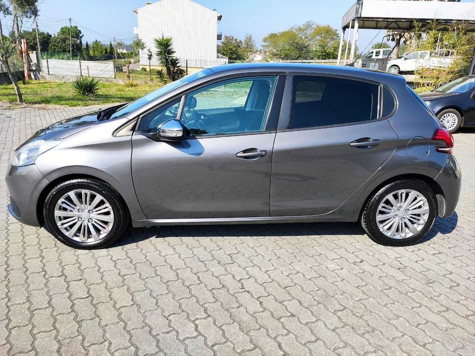 Peugeot 208 1.6HDI Style