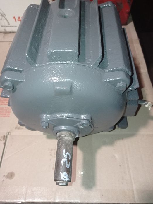 Електродвигун 2.2квт і тп.