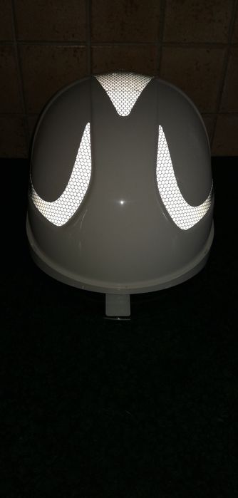 Kask ochronny SECRA-1 z przyłbicą.