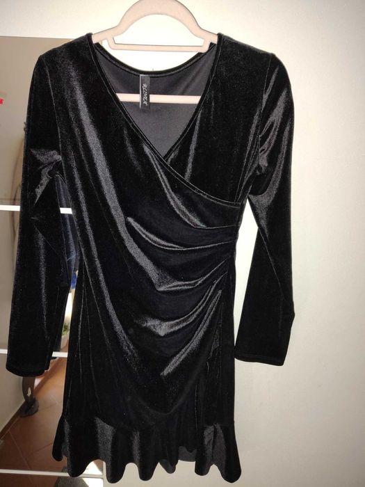 Sukienka z weluru z marszczeniem i falbanką, S/M