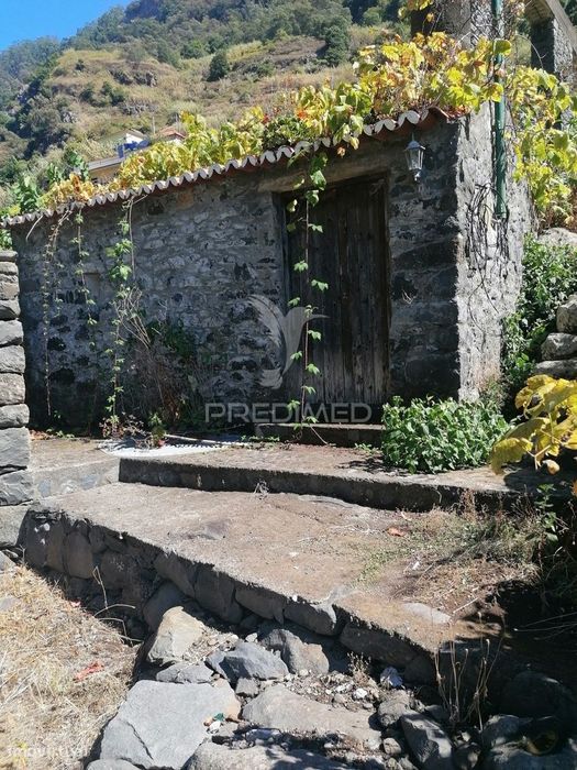 Moinho Antigo à Venda – Oportunidade Única na Tabua, Ribeira Brava