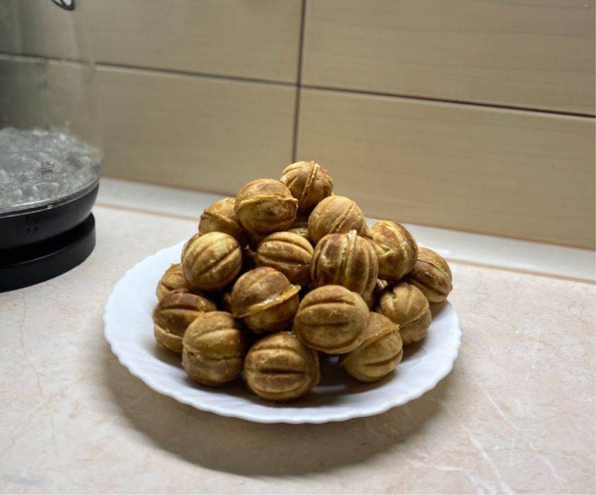 Декор на торт із вафельного папіру (вафельні квіти/метелики/сфери)