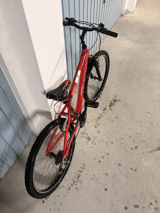Bicicleta para jovens Vermelha Logic