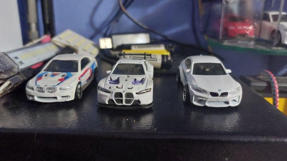 Моделі БМВ 1/64 різних брендів