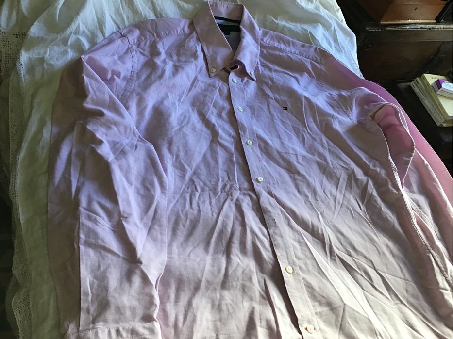 Camisa Tommy Hilfiger original de homem. Tamanho L. Como nova. Portes CTT grátis. Descida de preco.