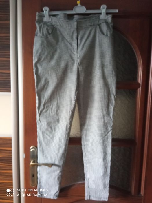 Spodnie w krateczke
