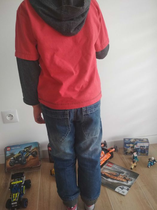 Komplet spodnie jeansy bluzka z kapturem chłopiec jesień zima R. 104