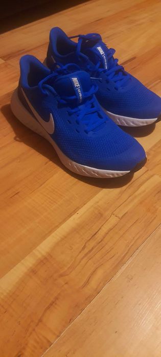 Buty sportowe marki Nike rozmiar 39