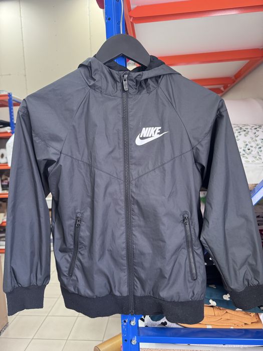 Nike вітровка 128-137