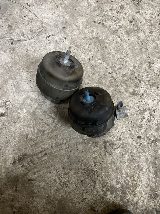 Продам подушки двигуна ауді а6 с6