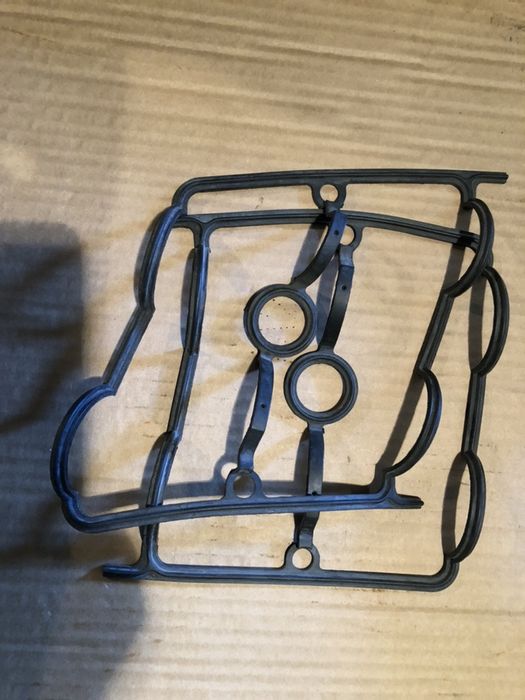 Ducati s4r uszczelki pokrywy zaworów