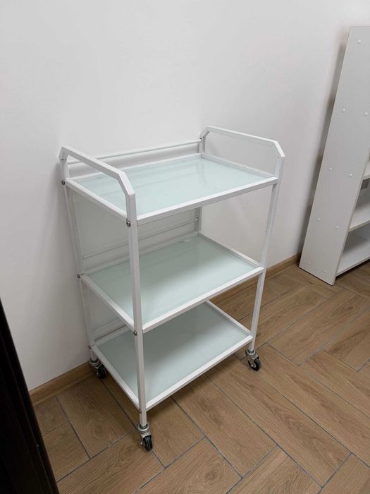 Візок косметологічний на колесах на три полиці 500х350х820мм, як новий