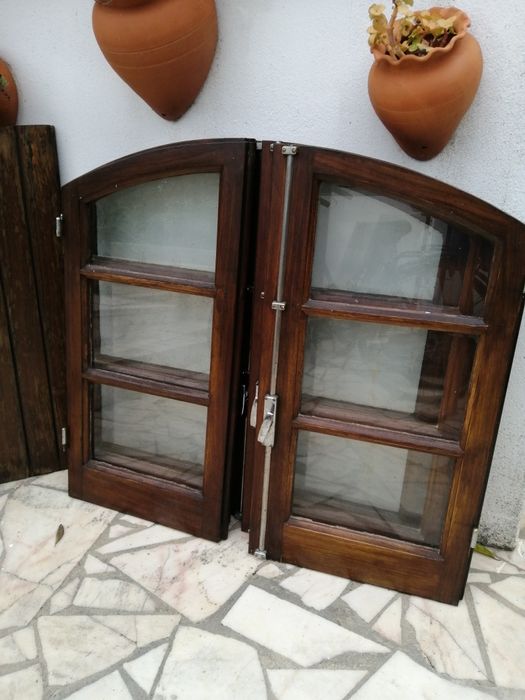 Janelas e portas.64730159697027121