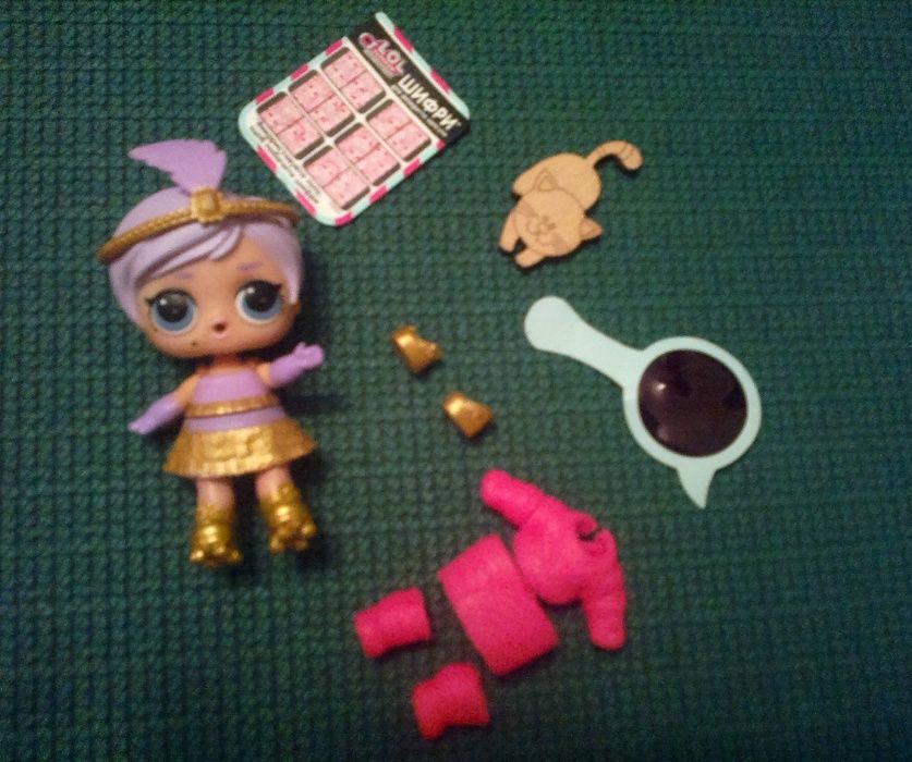 Кукла Лол (Lol) в контейнере-капсуле со сменной одеждой