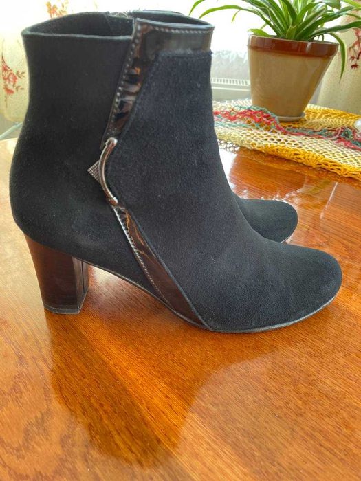 Продам ботинки весняні