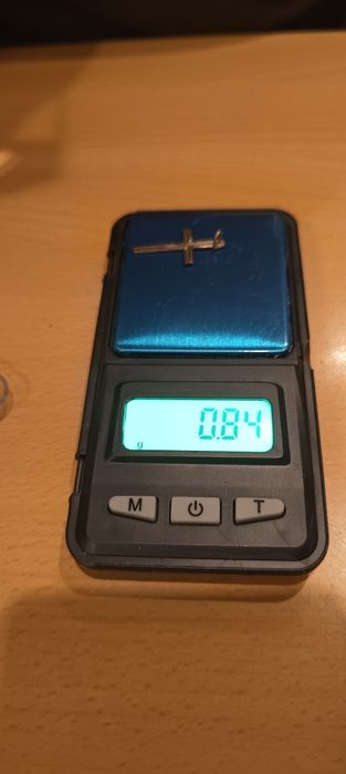 Złoty łańcuszek z krzyżykiem