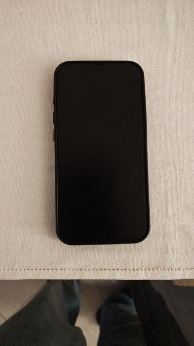 iPhone 16e com 3 meses de uso