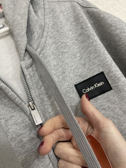 Толстовка  тепла кофта нова Calvin Klein 56-58