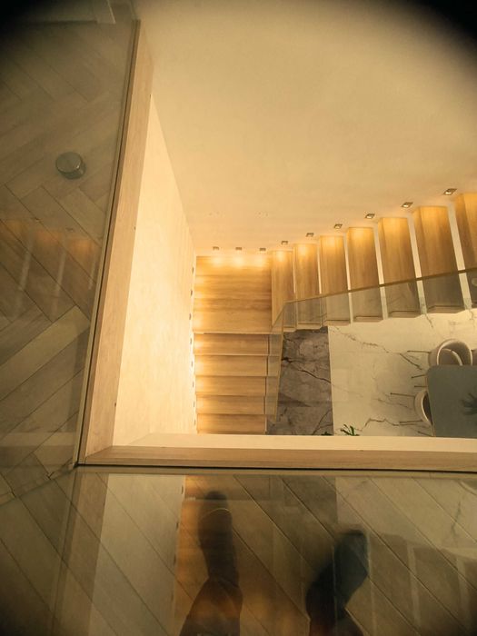 Schody loft na metalowej konstrukcji samonośne półkowe