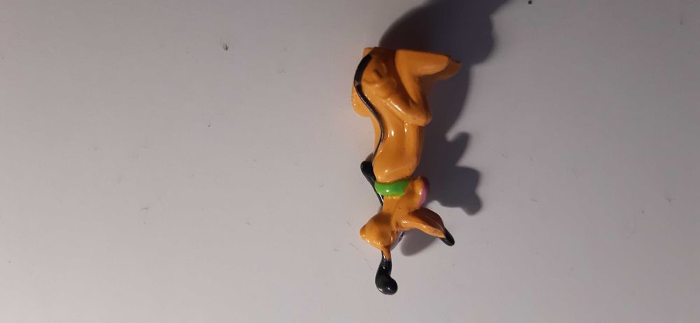 kolekcjonerska figurka pluto z jajka niespodzianki