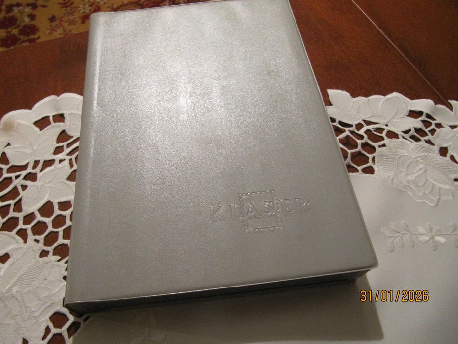 Klaser do znaczków wym. gr. 3cm. x 21cm x 30cm. nie używany .