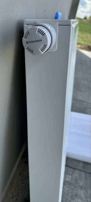 grzejnik panelowy 600x1000 bialy 1485W z glowica SCHLÖSSER