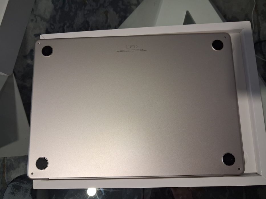 MacBook Air 15" M3 – Como Novo Bateria 100%