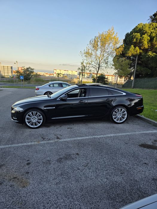 Jaguar XJ 3.0 D 275 cavalos ano 2010 posso aceitar trocas