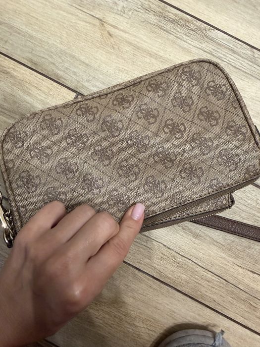 Бежева коричнева сумочка сумка guess