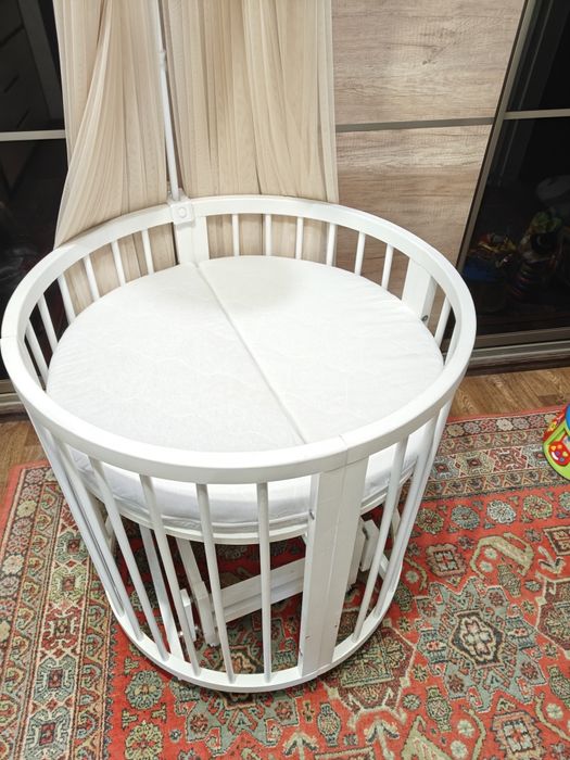 Овальная кроватка трансформер