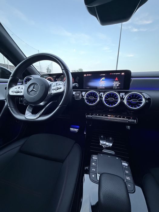 Mercedes-Benz A250e AMG Line | 2021 | Teto Panorâmico | Híbrido Plug-in