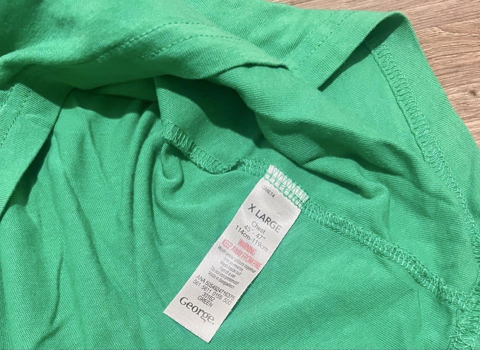 Новогодняя футболки размер L и XL. Платье и свитер