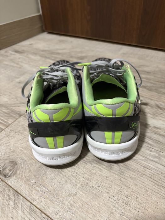Kobe 8 Graffiti