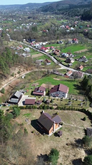 Продаж будинку в центрі с. Шешори біля лісу 16.5 сот землі, неподалік гірська річка, поруч розвинена інфраструктура Без комісії Дуже вдала інвестиція!