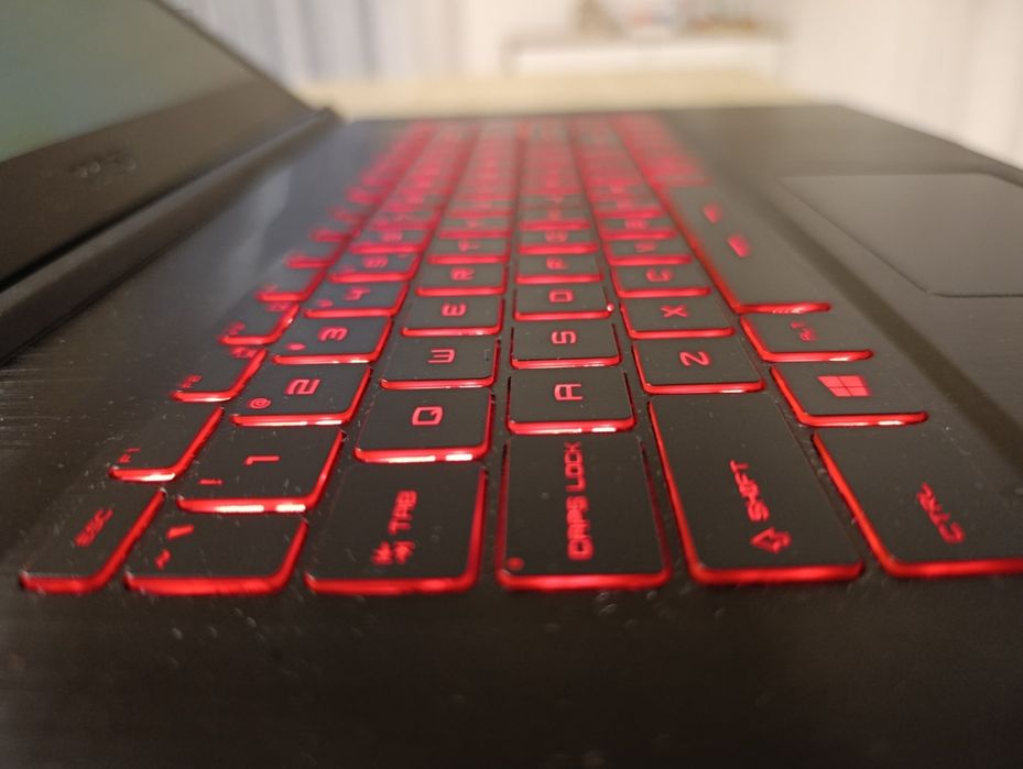 Laptop MSI thin 10ue i7 + RTX 3060