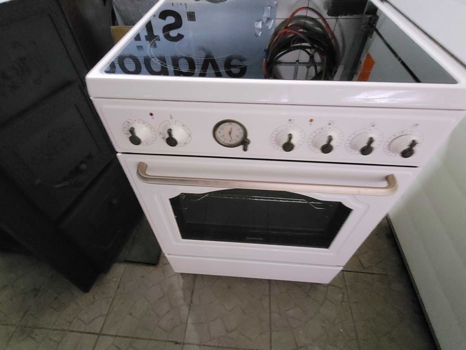 Електроплита Gorenie 60х60х85см.  відмінний стан.