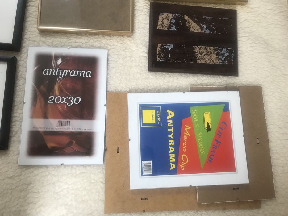 Kolekcja stare ramki na zdjęcia - srebrne, czarne, drewniana
