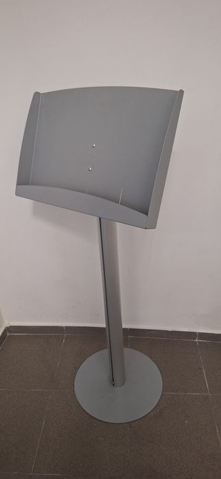 Stojak prezenter na ulotki, katalogi