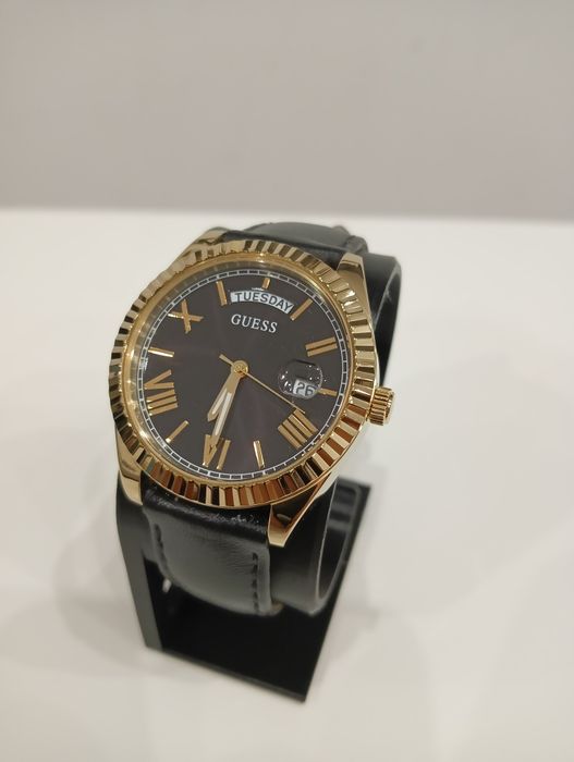 Zegarek GUESS Gold Prestige Day-Date – Elegancja, która robi wrażenie