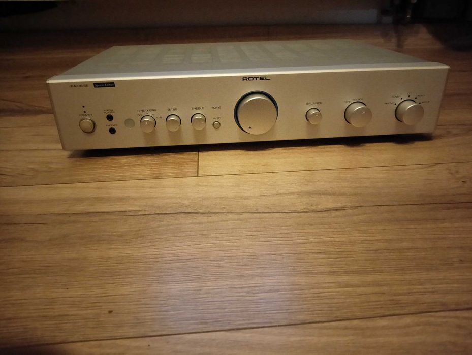 wzmacniacz rotel ra06 se bdb stan pilot