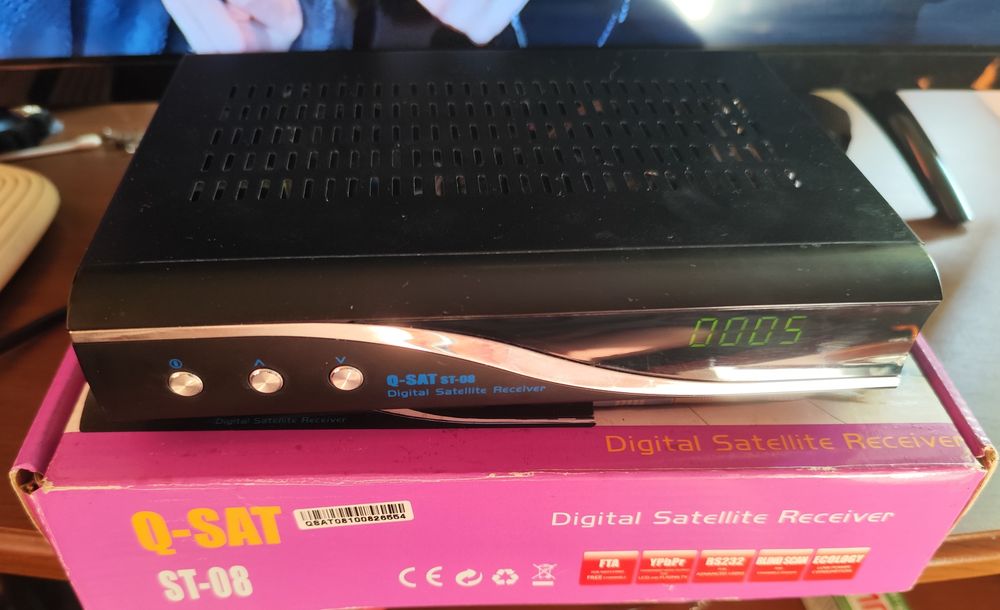 Тюнер,  супутниковий ресівер,  Q-SAT ST-08